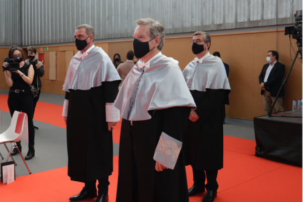 Carlos Herrera e Iñaki Gabilondo antes de recibir el Doctorado Honoris Causa.