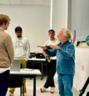 Fernando Colomo en acción con los alumnos del Master de Producción Creativa de Ficción y Documentales Morena Films