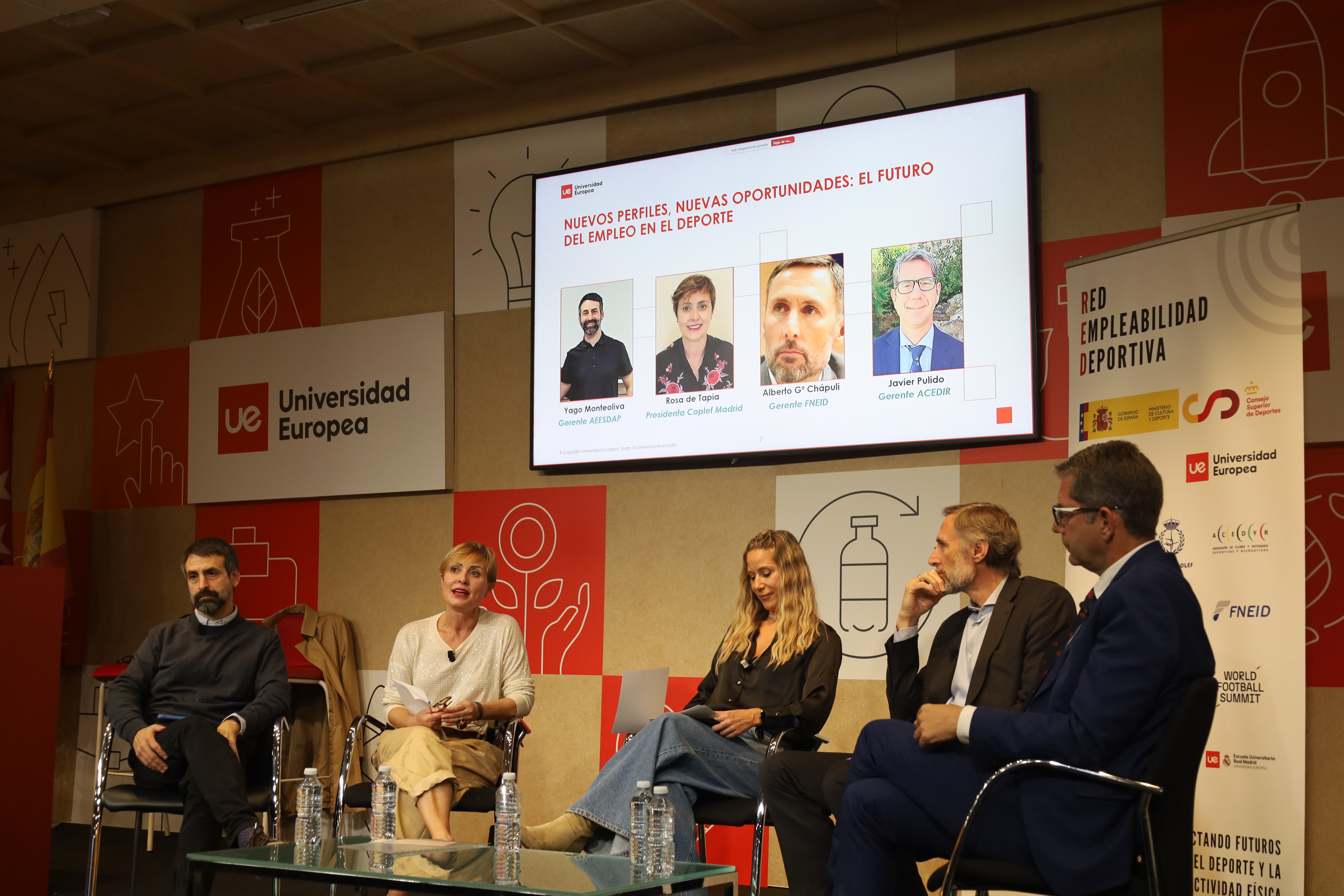 Yago Monteoliva, Rosa de Tapia, Soraya Domínguez, Alberto G. Chápuli y Javier Pulido durante la Mesa Redonda Red de Empleabilidad Deportiva. Foto: Marian Fernández
