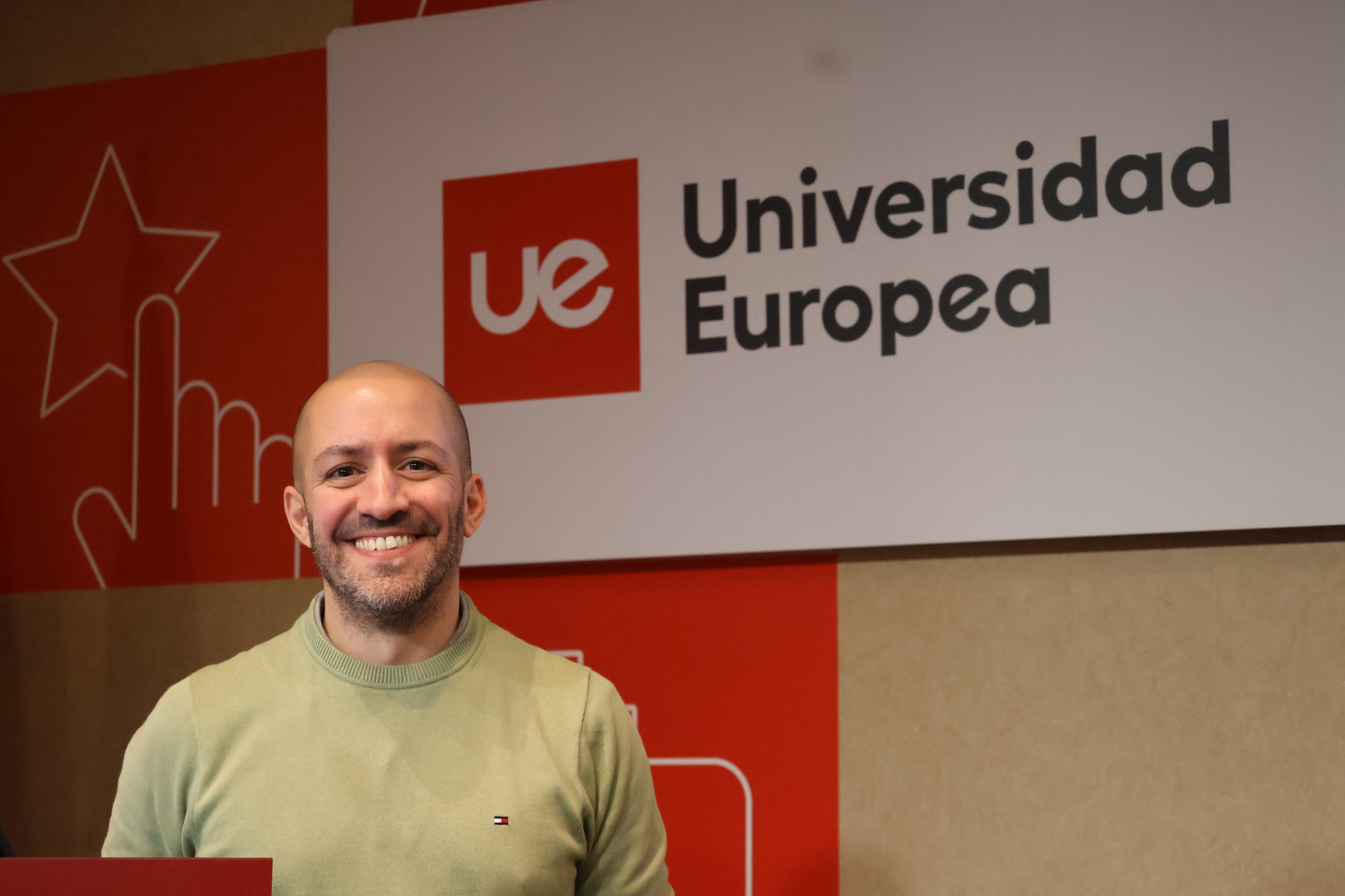 Javier Portela, en la ponencia en la Universidad Europea. / Sofía Pizarro