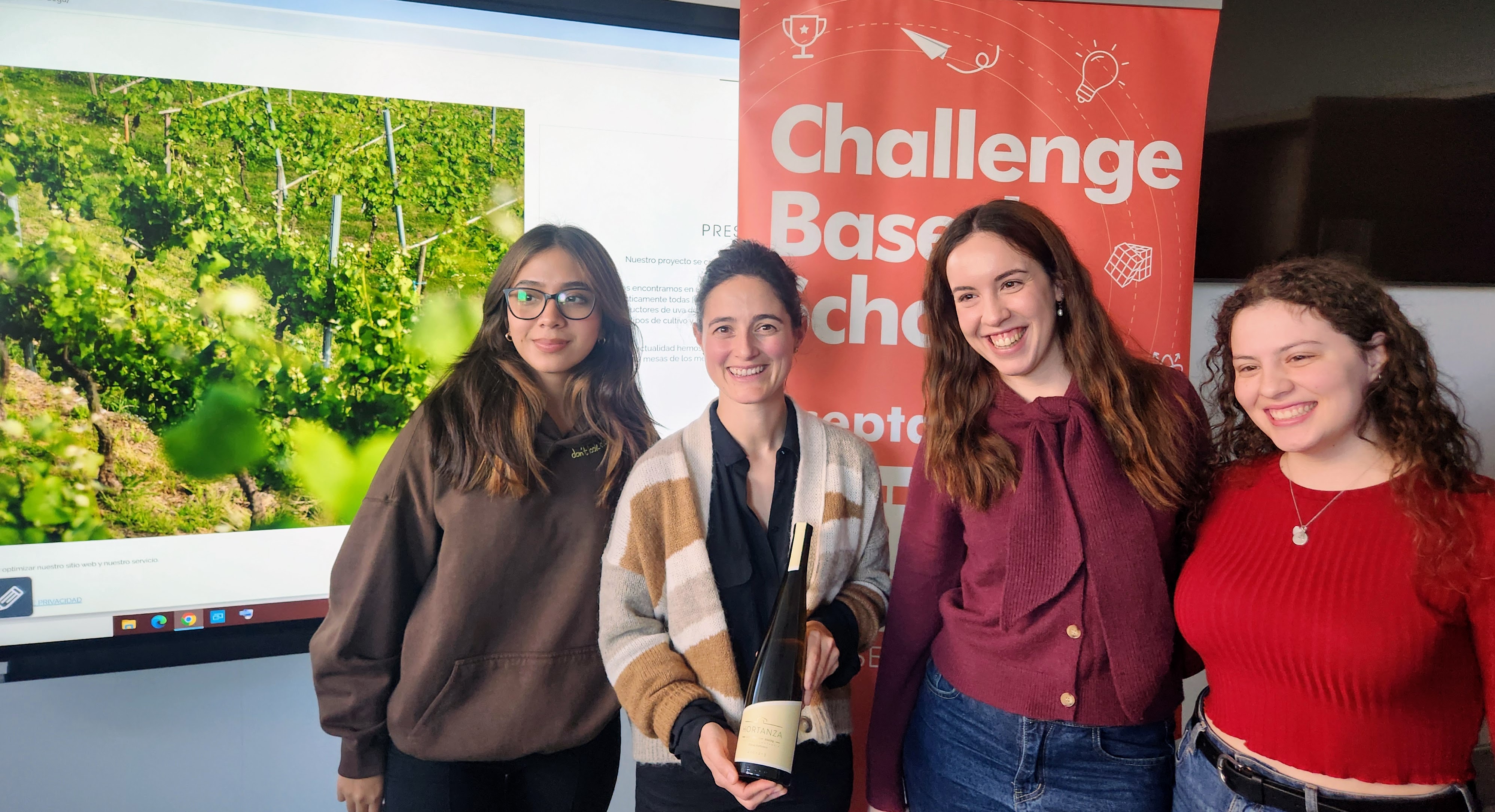 Alumnas de Marketin y la Fundadora de la Bodega Irene Rodríguez. FOTO: Federico Soto