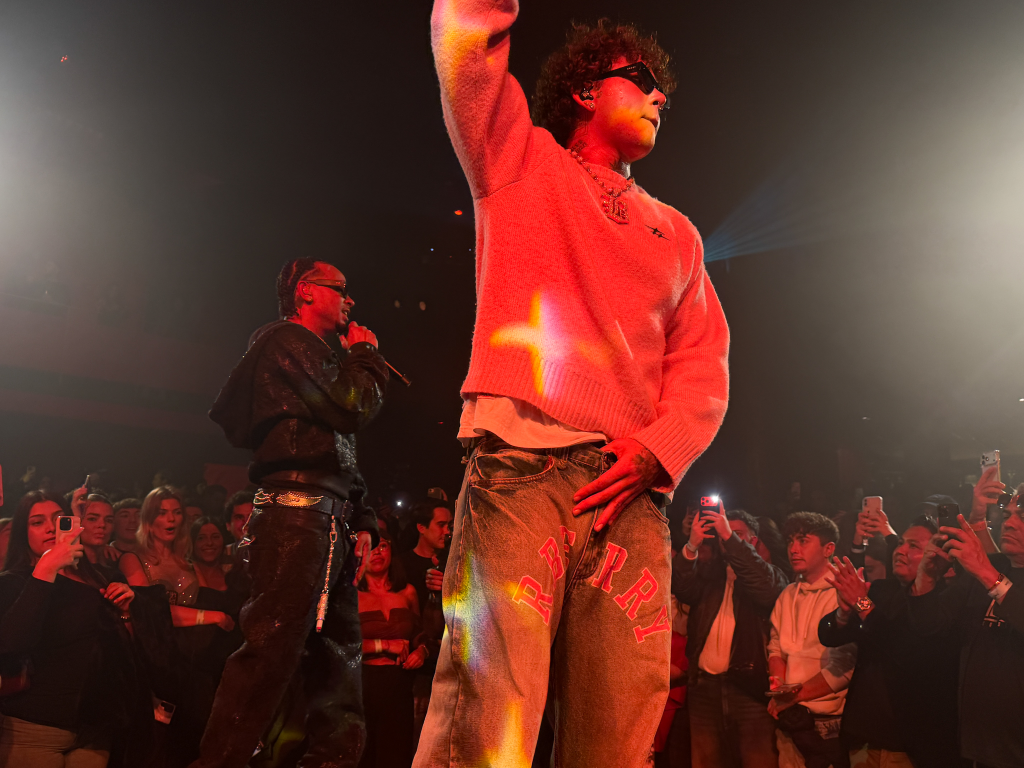 Ozuna y Beéle cantando en Madrid en su “Album Release Party”. Foto de: Martha Esther Guerra De la Cruz 