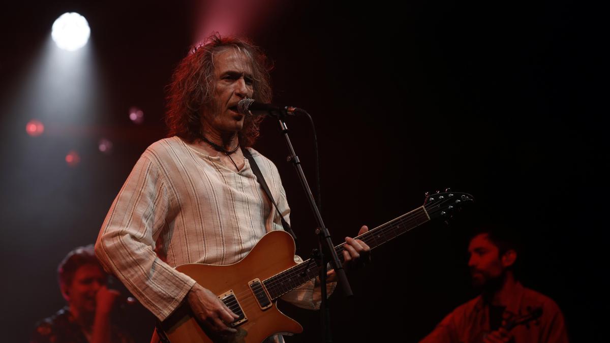 Muere Robe Iniesta el alma de Extremoduro