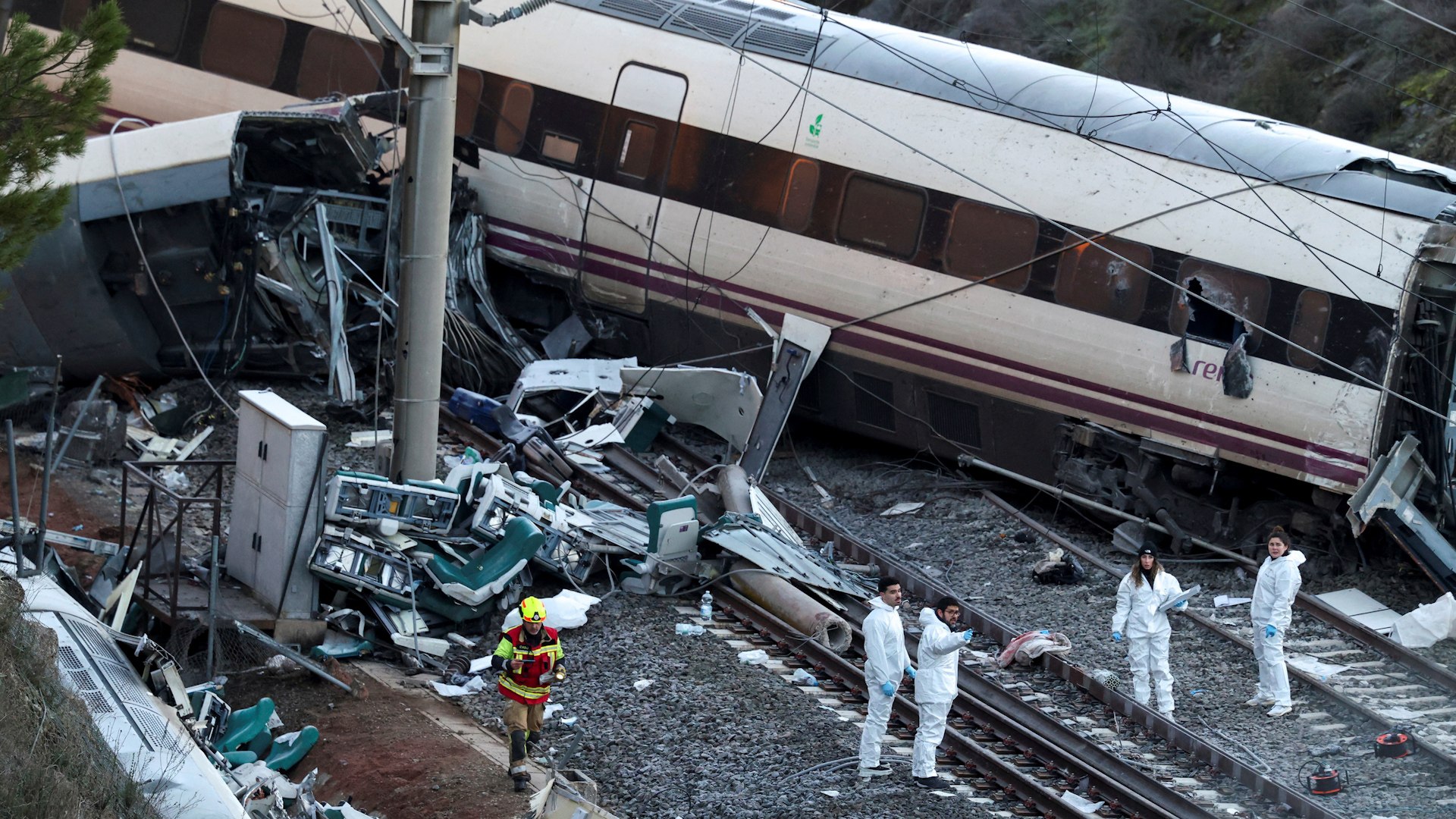 Restos del accidente ferroviario. Fuente: El Mundo