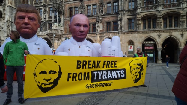 Manifestación enfrente del Glockenspiel, Greenpeace 2026.
Foto: Valentina Ortiz Martínez