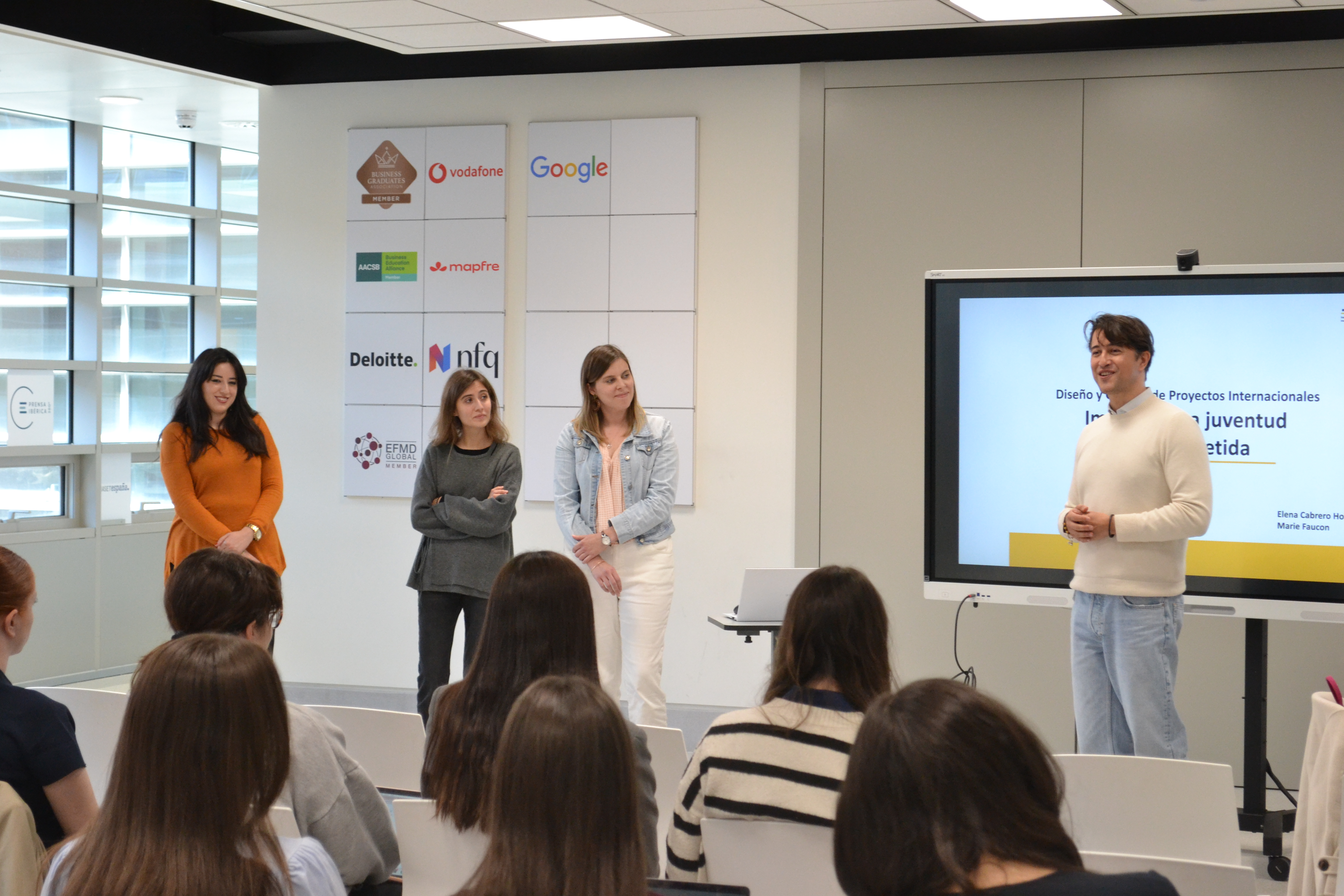 La UEM impulsa el compromiso humanitario: Ponencia del Reto IECAH 2026