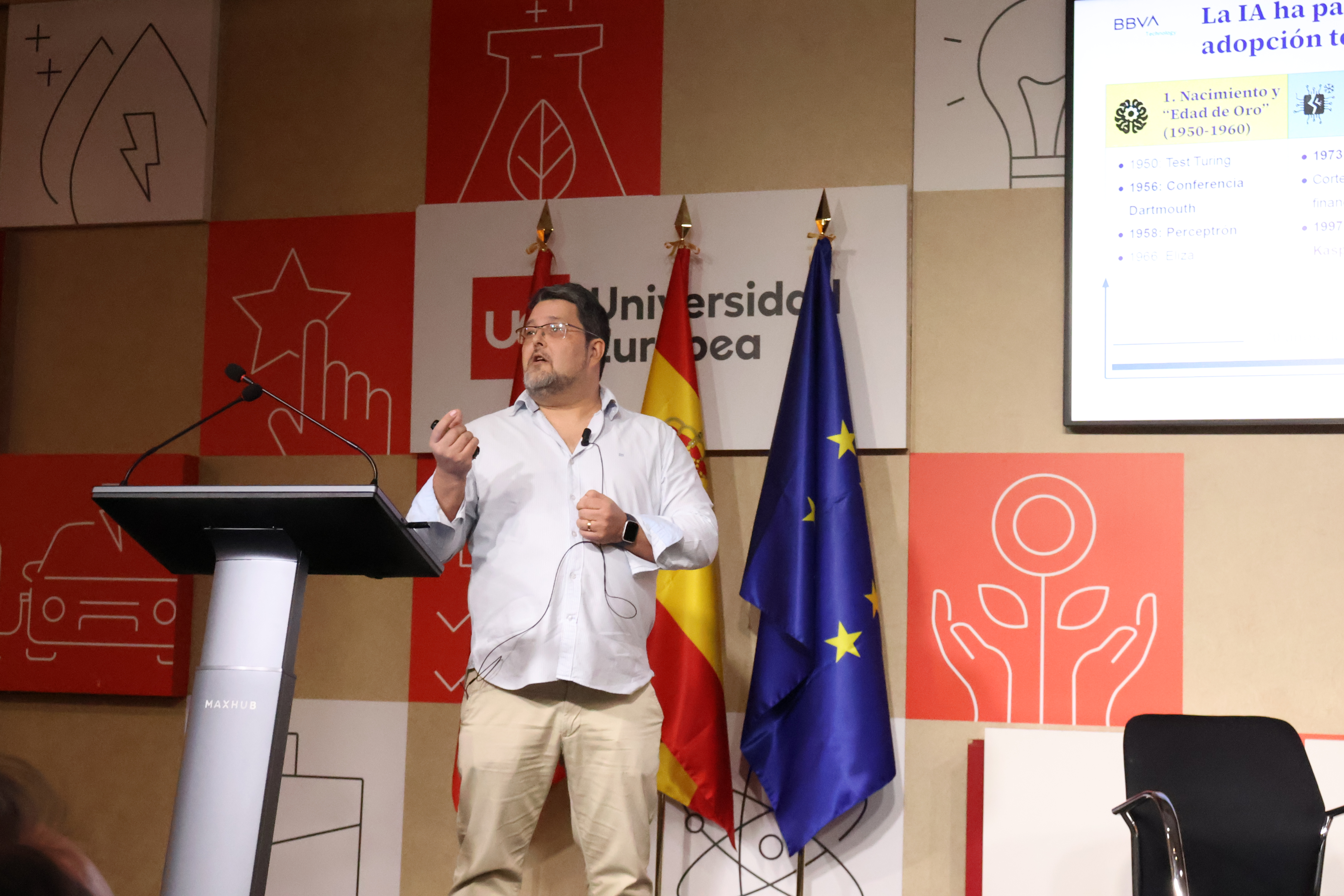 Franz Hassmann protagoniza la apertura de la Digital Week de la mano de la IA