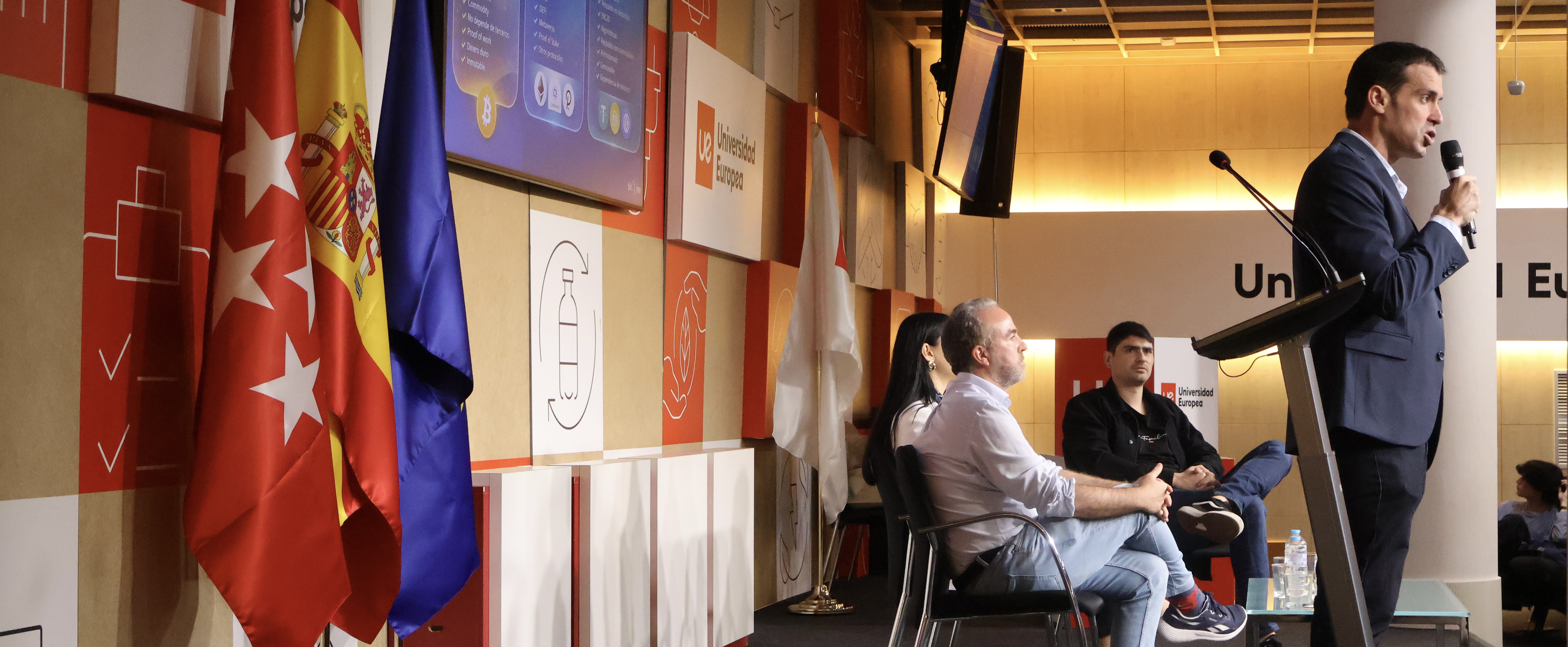 Javier Pastor Moreno durante la charla del jueves 12 de marzo Foto: Valeria Morillo