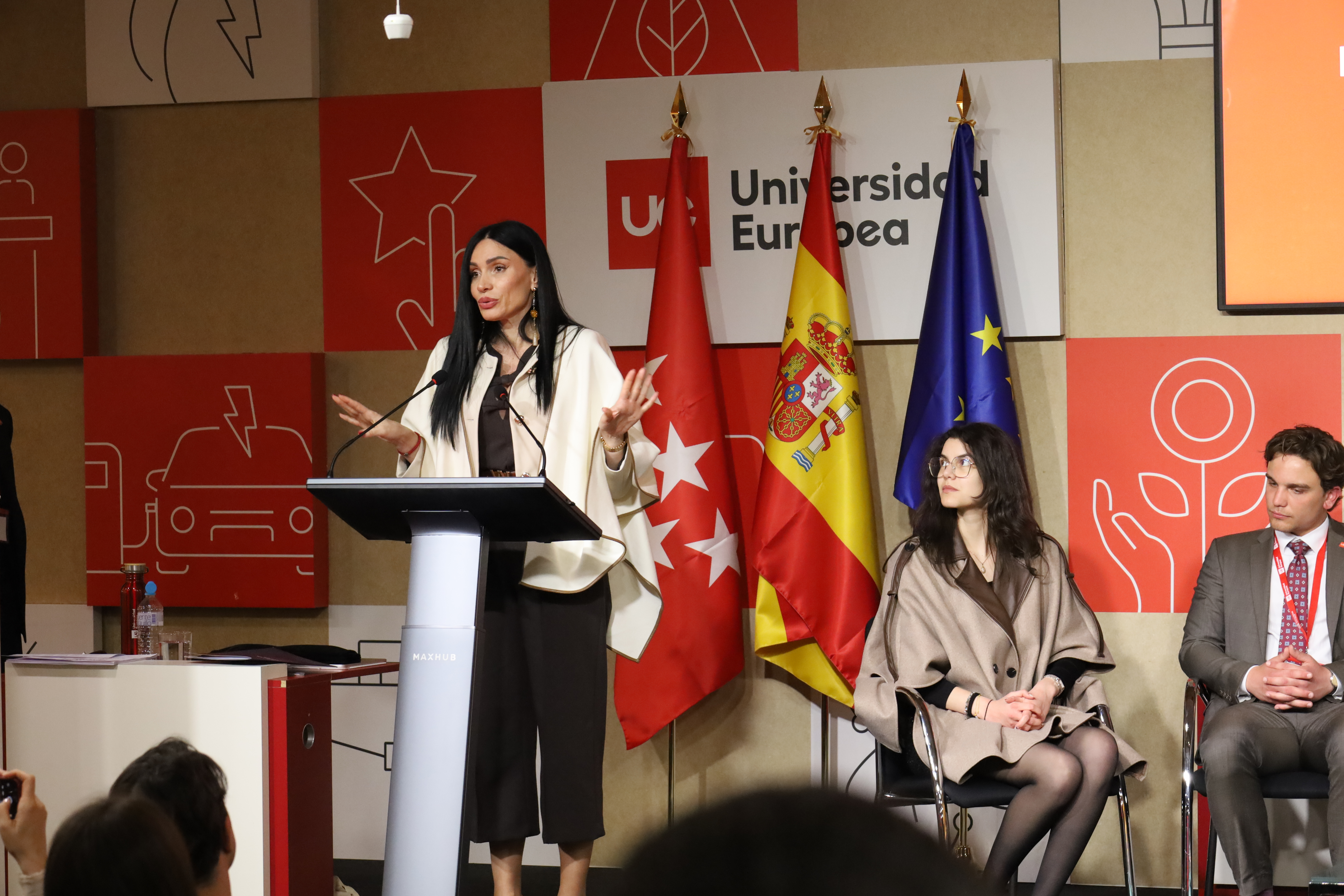 Embajadora de Serbia, Irena Šarac, durante la ceremonia de clausura. FOTO: Marian Fernández
