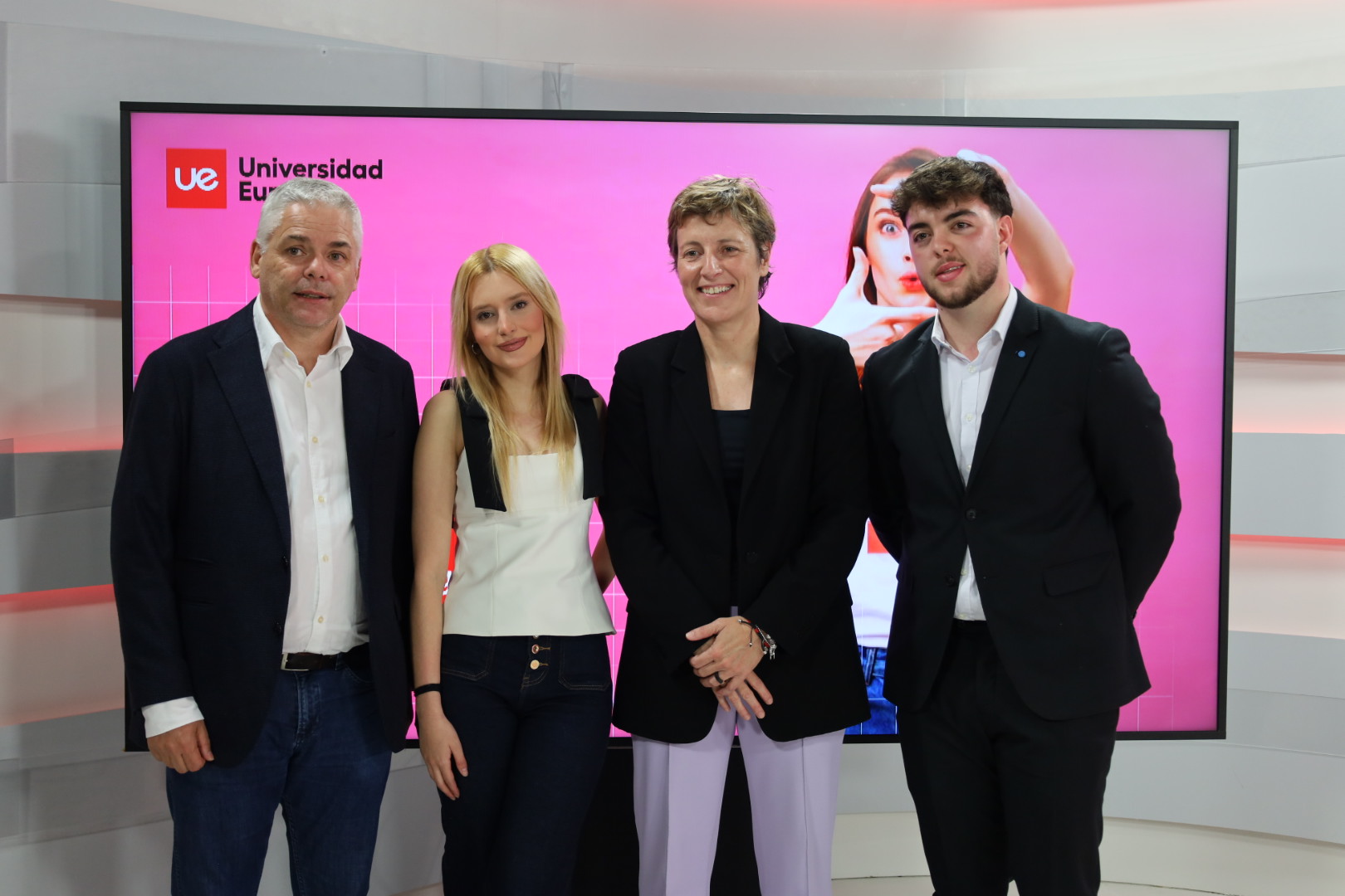 Ponentes en el plato de TV. FOTO: Sofia Ensiso.