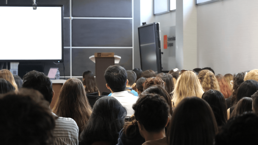 Audiencia durante la sesión.