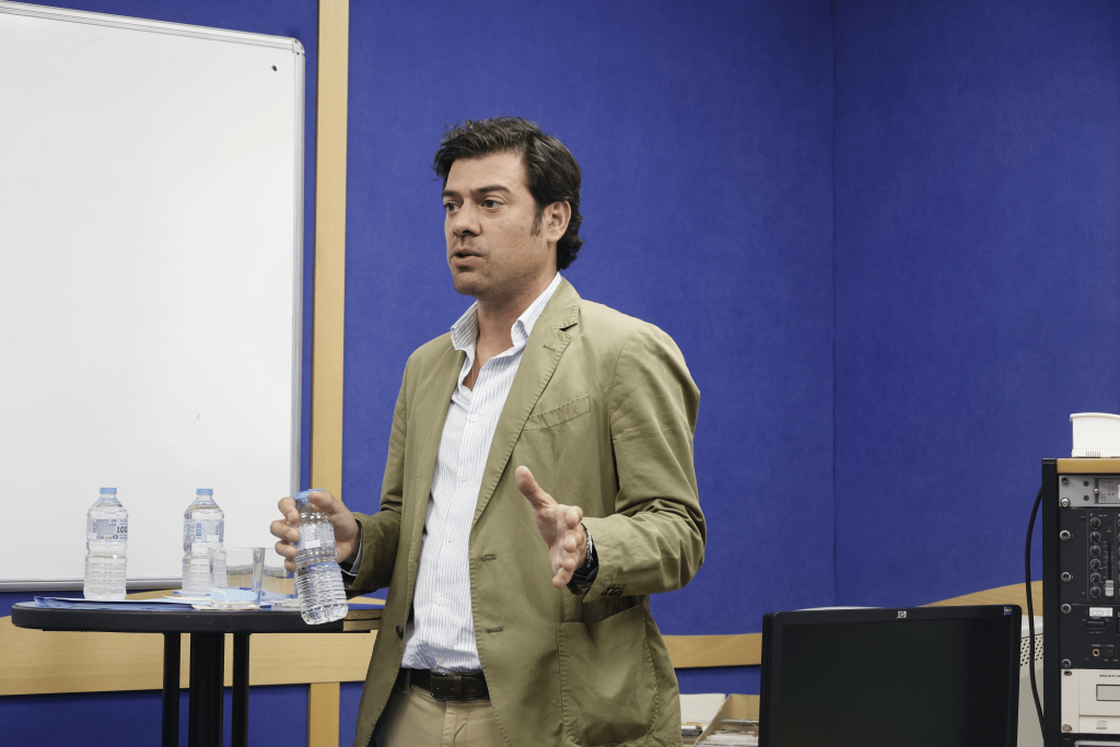 Javier Fernández-Mardonmingo durante el taller