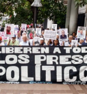 Liberan a tres presos políticos venezolanos tras pasar 23 años en prisión