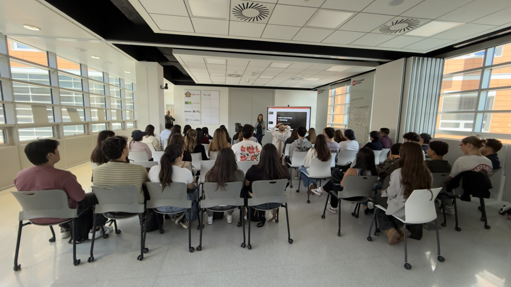 Helena Suárez Jaqueti, Partner at Écija, shared with Universidad Europea students. PHOTO: Marcos González