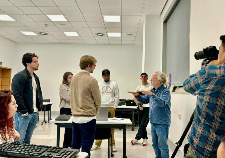 Fernando Colomo con los alumnos del Máster de Formación Permanente en Producción Creativa de Ficción y Documentales - Morena Films